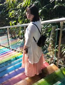 说明: E:\办公文件\网站建设\网站上传文件\7.员工工作\管理团队\2019辅导员风采\张雨婷.JPG