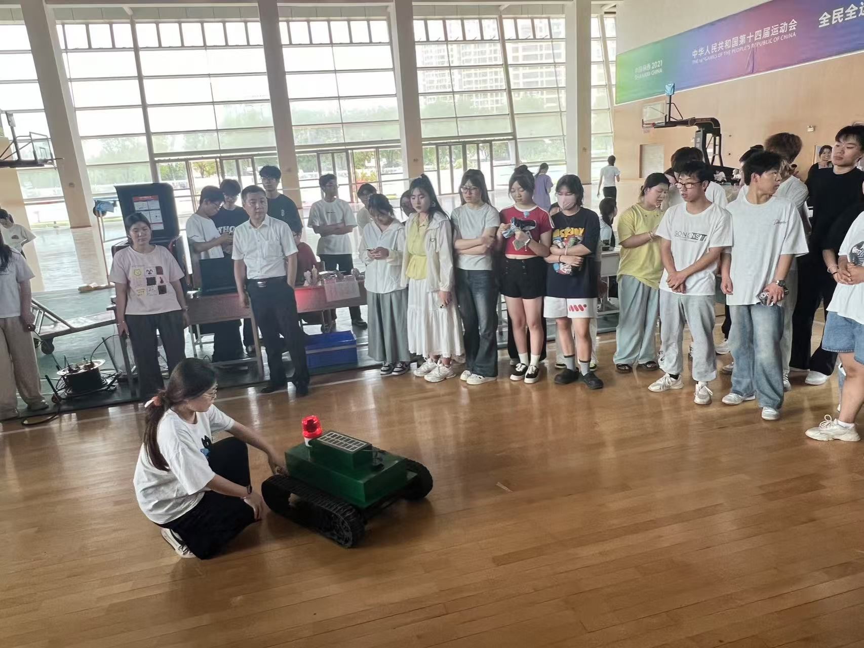 匠心铸“智”显机电风采，跨界研学悟生命奇妙——咸阳职院职教周亮点纷呈